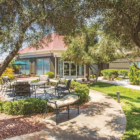 La Quinta By Wyndham Las Vegas Summerlin Tech Экстерьер фото
