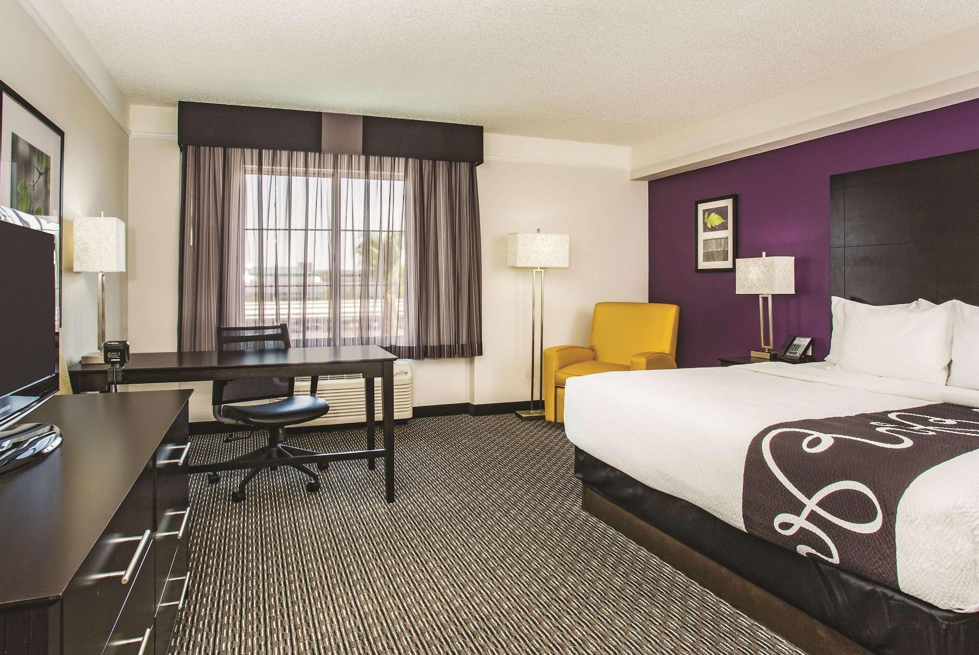 La Quinta By Wyndham Las Vegas Summerlin Tech Экстерьер фото