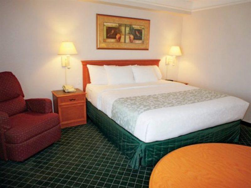 La Quinta By Wyndham Las Vegas Summerlin Tech Экстерьер фото